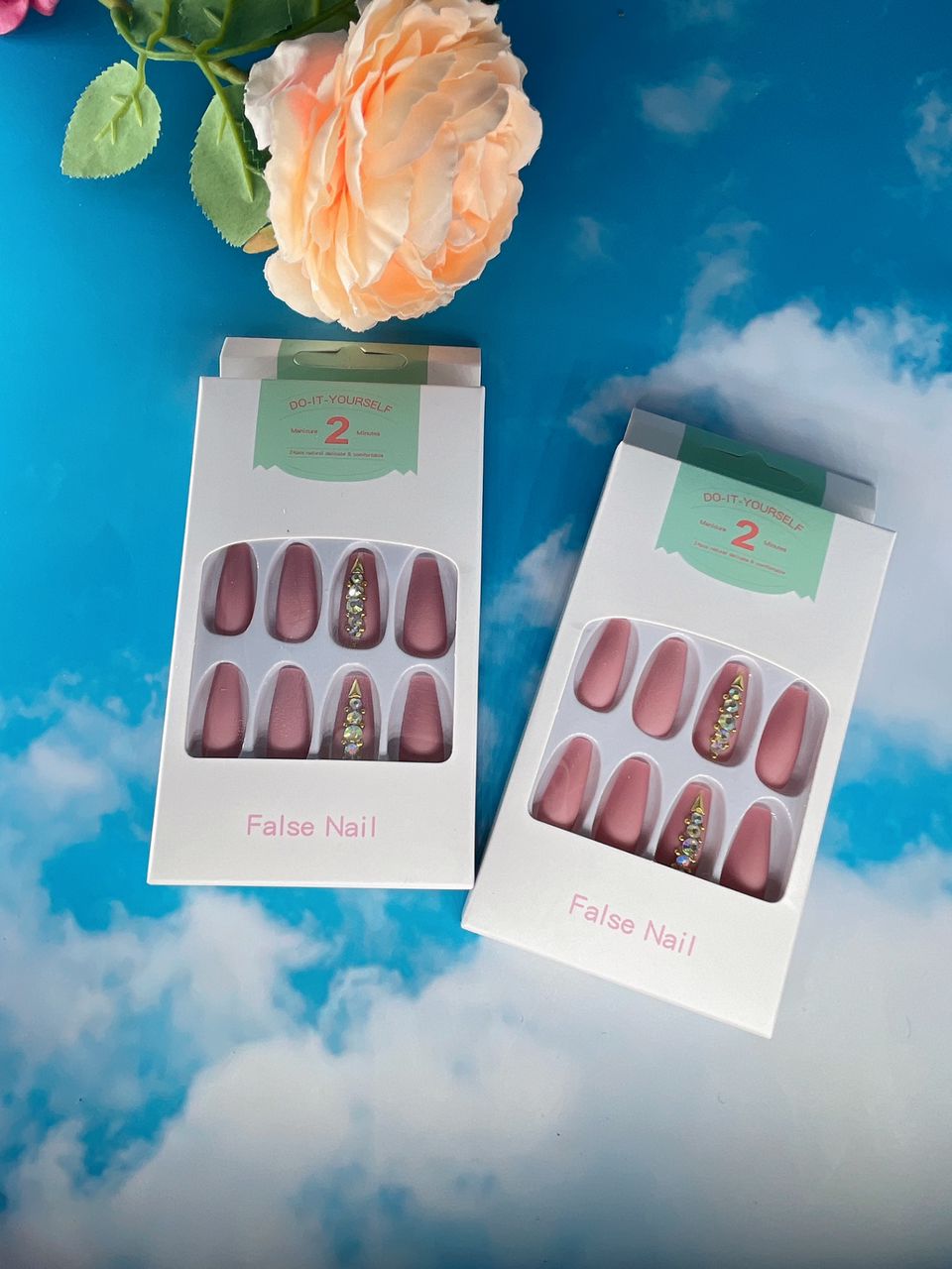 Press on nails